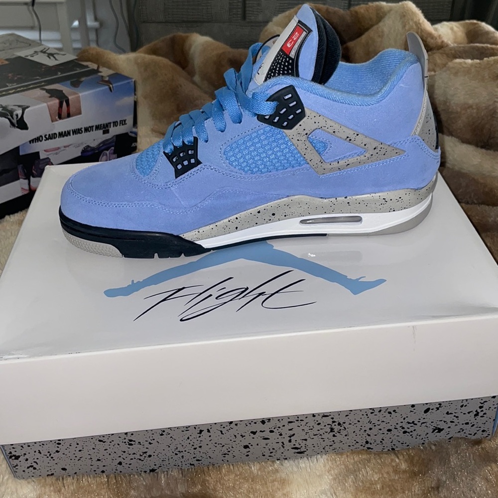 Air jordan 4 Retro university Blue/Black brand new